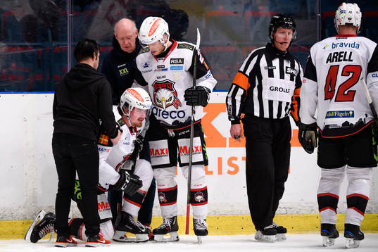 Malmö Redhawks Marcus Björk har ont