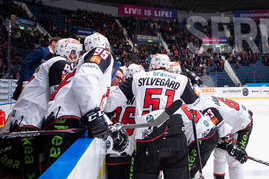 Malmö Redhawks spelare samlas för en timeout