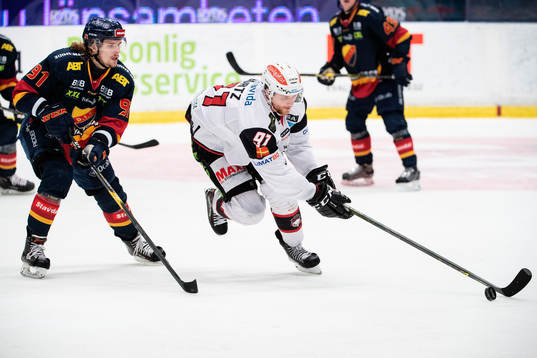 Djurgårdens Axel Jonsson Fjällby och Malmö Redhawks Max