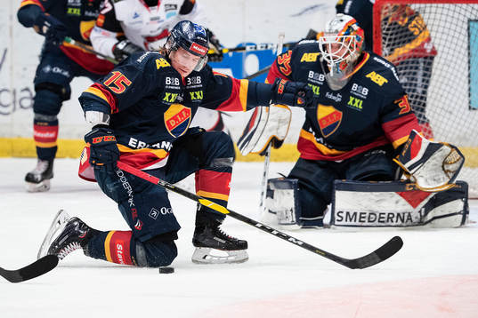 Djurgårdens Jakob Lilja täcker skott