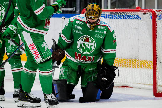 Rögles målvakt Justin Pogge deppar