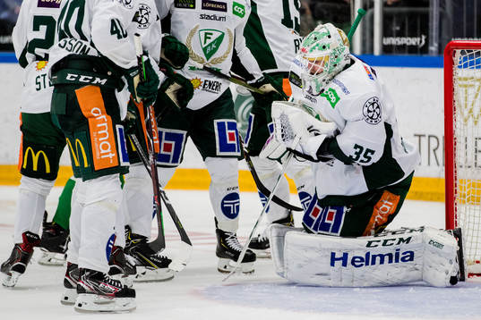 Färjestads målvakt Adam Werner