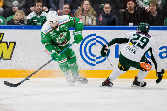 Rögles Craig Schira och Färjestads Oskar Steen