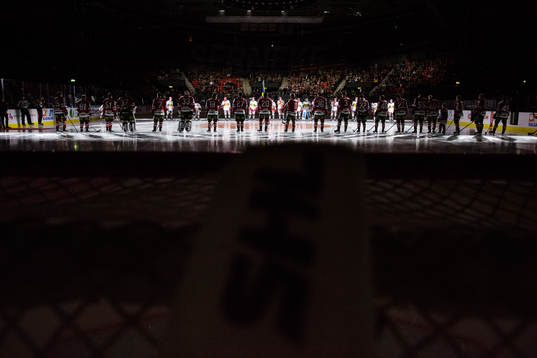 Lagen på line up innan ishockeymatchen i SHL mellan