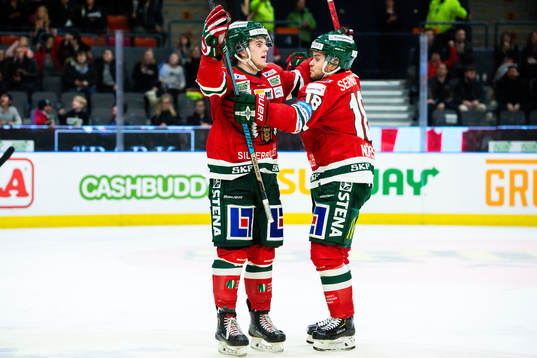 Frölundas Samuel Fagemo jublar med Mattias Nörstebö