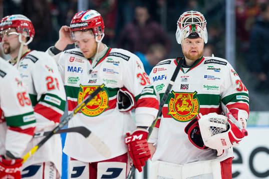 Moras målvakt Janne Juvonen deppar
