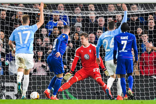 Ross Barkley of Chelsea scores 0-2 behind goalkeeper Johan