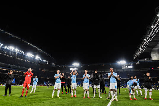 Players of Malmö FF thanks the supporters