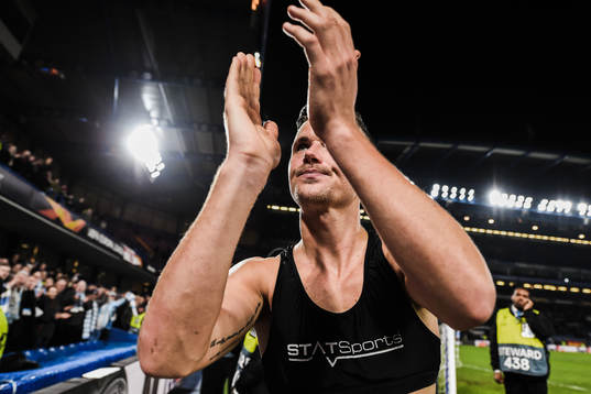 Marcus Antonsson of Malmö FF thanks the supporters