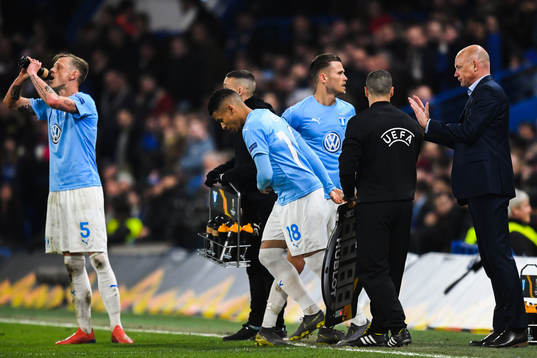 Arnor Traustason changes with Romain Gall of Malmö FF
