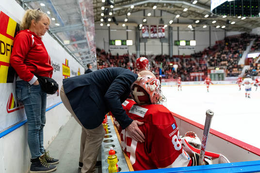 Timrås tränare Fredrik Andersson och målvakt Niklas