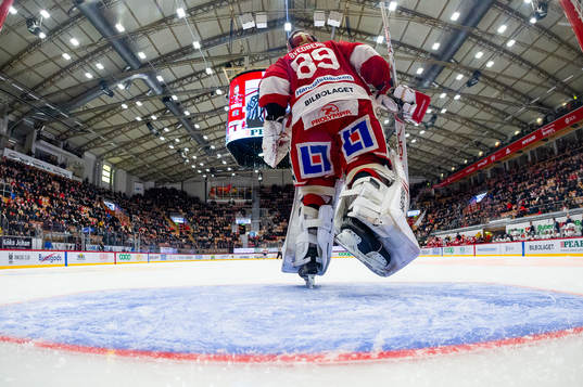 Timrås målvakt Niklas Svedberg byts ut