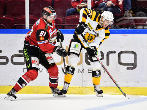 Malmö Redhawks Max Görtz och Skellefteås Jesper Jensen