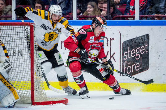 Skellefteås Fredrik Lindgren mot Malmö Redhawks