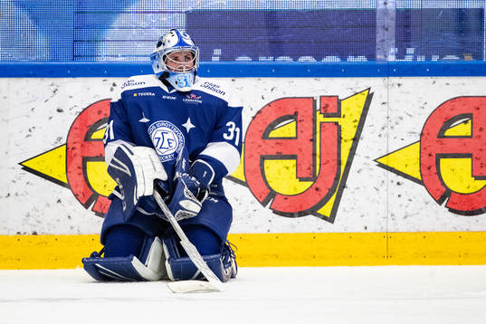 Leksands målvakt Julia Åberg deppar