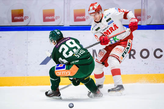 Färjestads Oskar Steen och Timrås Johannes Kinnvall