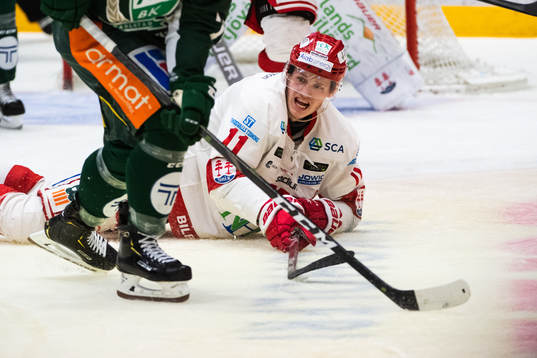 Färjestads Jesse Virtanen och Timrås Henrik Törnqvist