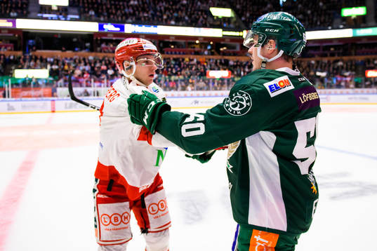 Timrås Rickard Palmberg och Färjestads Sebastian Erixon