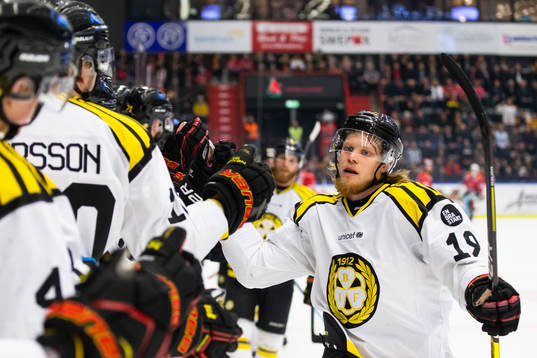 Brynäs Ludvig Nilsson jublar