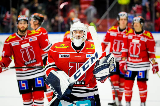 Örebros målvakt Jhonas Enroth jublar