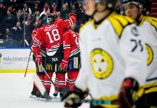 Örebros Kristian Näkyvä jublar med Rodrigo Abols
