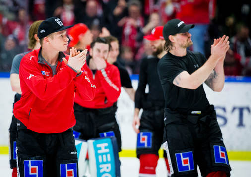 Örebrofansen ropade ut Örebrospelarna på isen