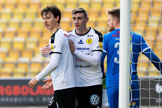 Frejs Hjalmar Ekdal klappas om