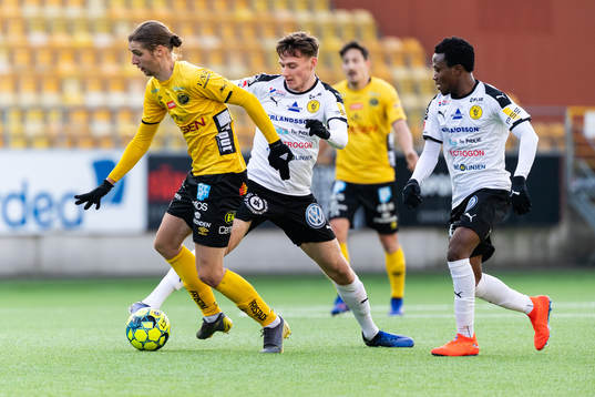 Elfsborgs Pawel Cibicki och Frejs Mattias Bouvin och