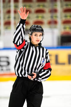 Huvuddomare i ishockey i Stålbucklan mellan