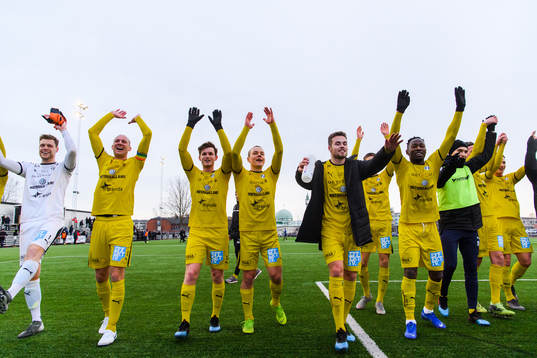 Halmstads spelare jublar