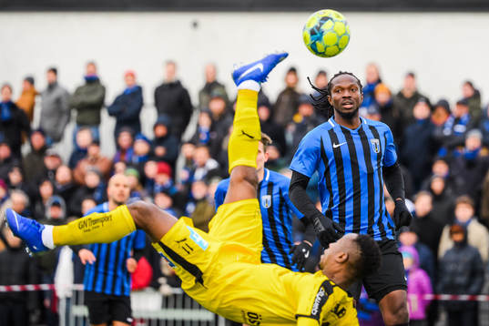Halmstads Sadat Karim och Sirius Kebba Ceesay