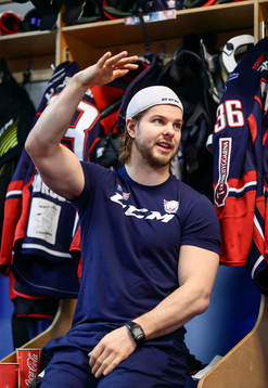 Linköpings Andrew Gordon före ishockeymatchen i SHL