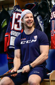 Linköpings Andrew Gordon före ishockeymatchen i SHL