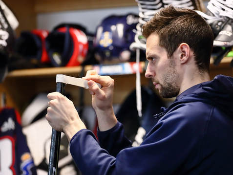 Linköpings målvakt Jonas Gustavsson före ishockeymatchen