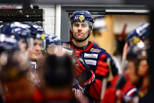 Linköpings Dan Pettersson före ishockeymatchen i SHL