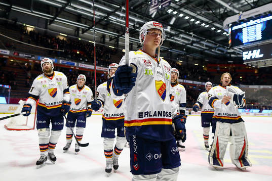 Djurgårdens spelare tackar publiken