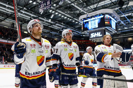 Djurgårdens spelare tackar publiken