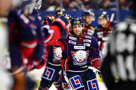 Linköpings Joe Whitney jublar