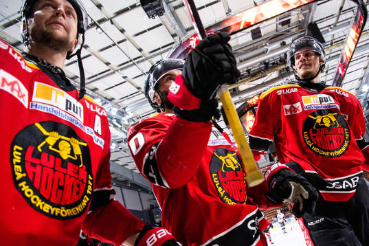 Luleås Johan Harju, Jack Connolly och Emil Larsson jublar