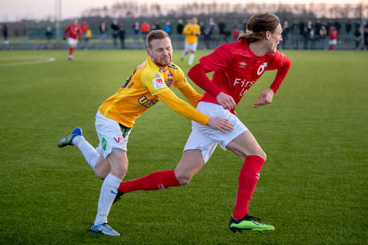 Falkenbergs Tobias Englund mot Degerfors Gustav Granath