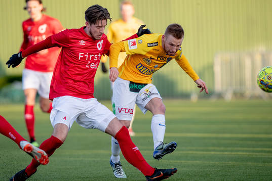 Falkenbergs Tobias Englund mot Degerfors Daniel Janevski