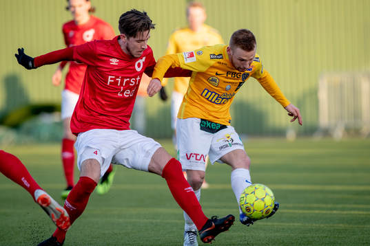 Falkenbergs Tobias Englund mot Degerfors Daniel Janevski