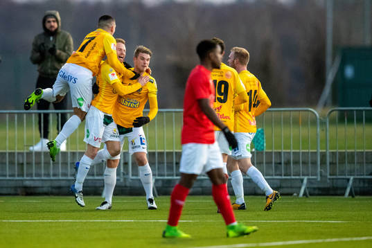 Falkenbergs Marcus Mathisen gör 2-1, Tobias Englund och