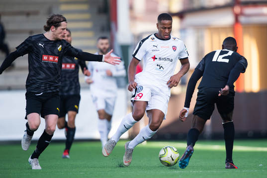 Rosengårds Zakaria Sawo utmanar Häckens Erik Friberg och