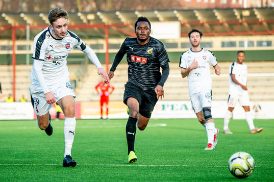 Rosengårds Linus Fridolf och Häckens Nasiru Mohammed
