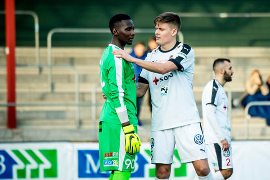 Rosengårds målvakt Ronald Lubwama och Hannes Cederholm