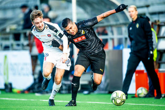 Rosengårds Linus Fridolf mot Häckens Paulo De Oliveira