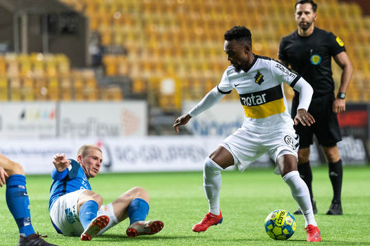 AIKs Heradi Rashidi och Norrbys Nicklas Savolainen