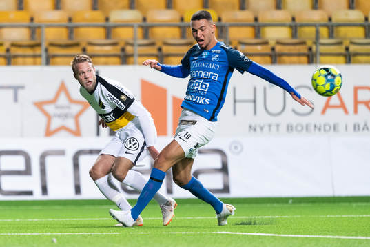 AIKs Daniel Sundgren och Norrbys Abdelrahman Saidi
