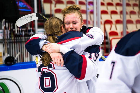 Stockholms Lisa Östman och Klara Kenttälä deppar